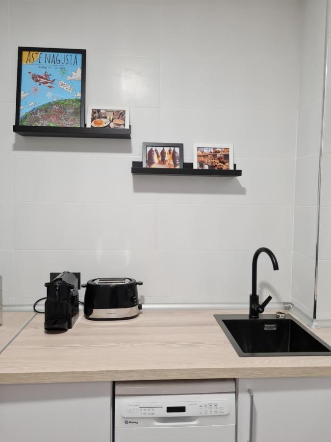 Ayuntamiento Parking Gratis. Auto Check-In. Apartment Bilbao Exterior photo